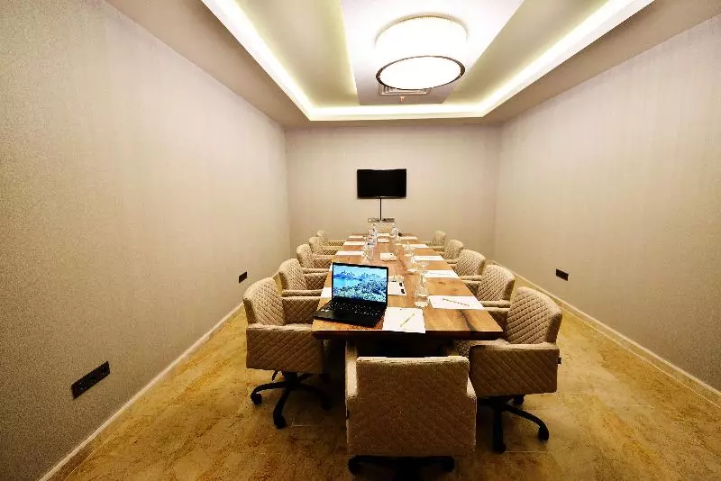 هتل Capital Center