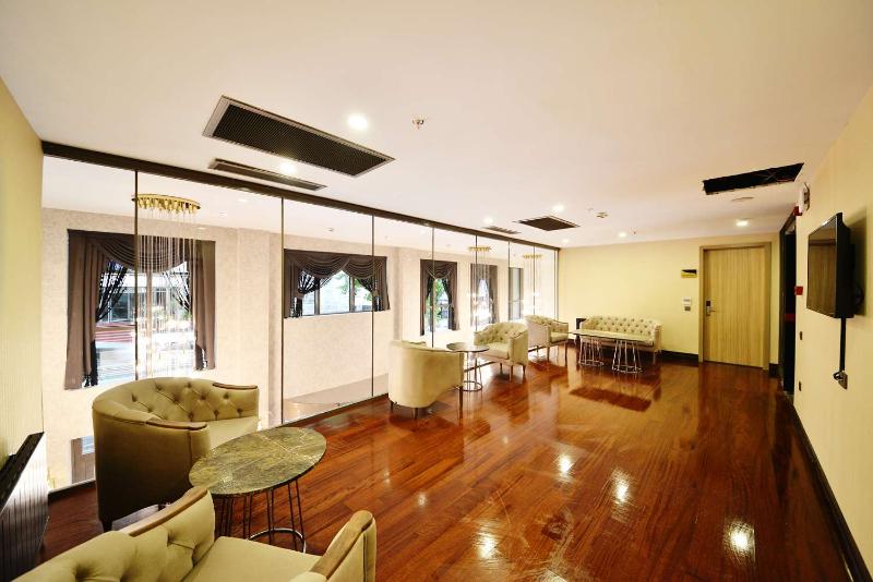 هتل Capital Center