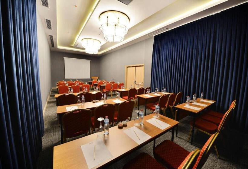 هتل Capital Center