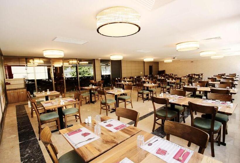 هتل Capital Center