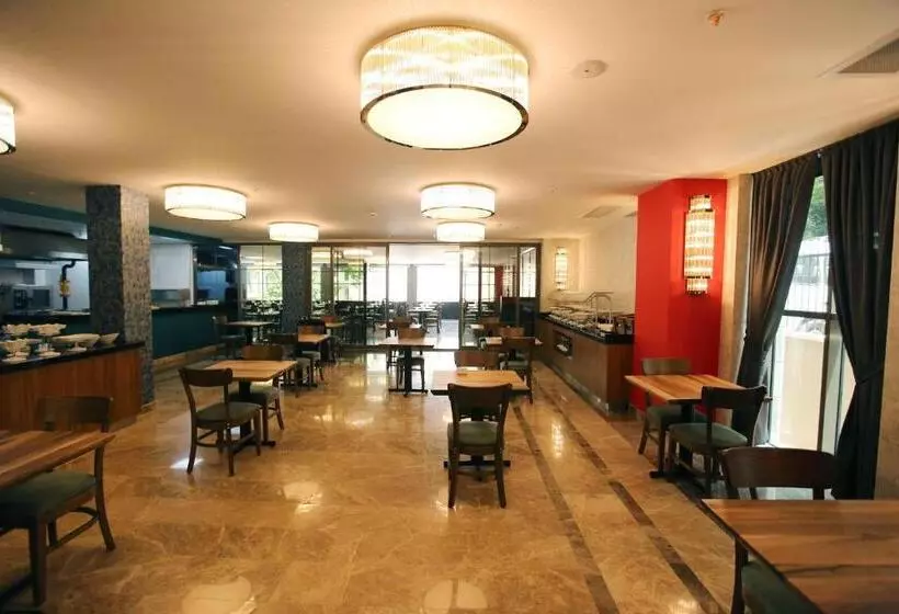 هتل Capital Center