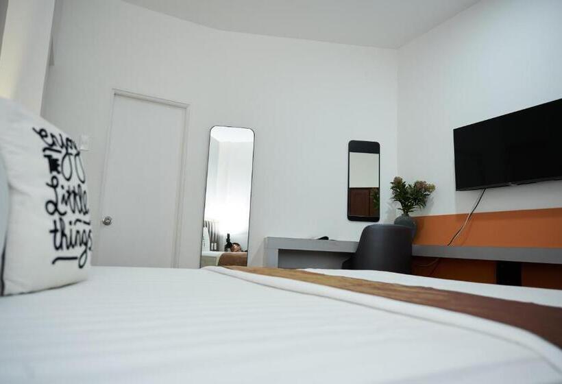 Trang An Hotel   5 Minutes Landmark 81