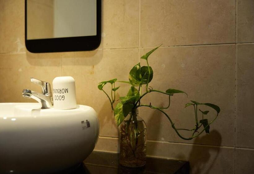 Trang An Hotel   5 Minutes Landmark 81