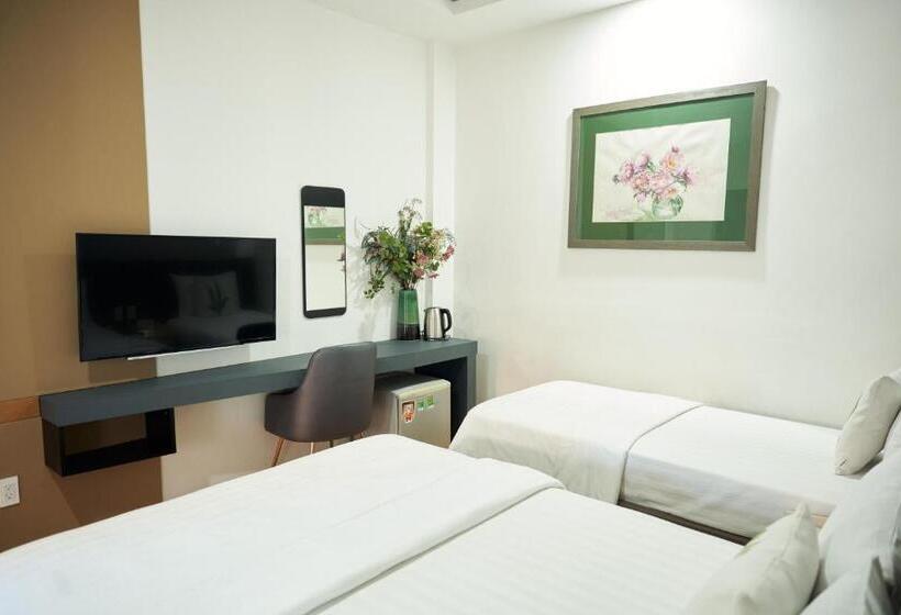 Trang An Hotel   5 Minutes Landmark 81