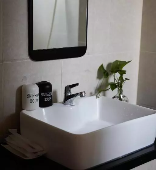 Trang An Hotel   5 Minutes Landmark 81