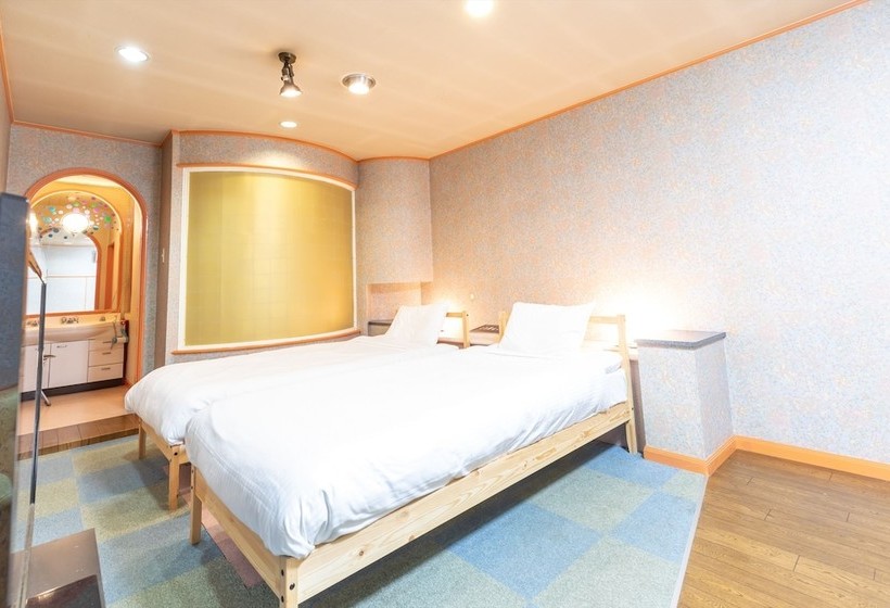 ホテル Oyo  Tatsuyoshi Osaka Sennan