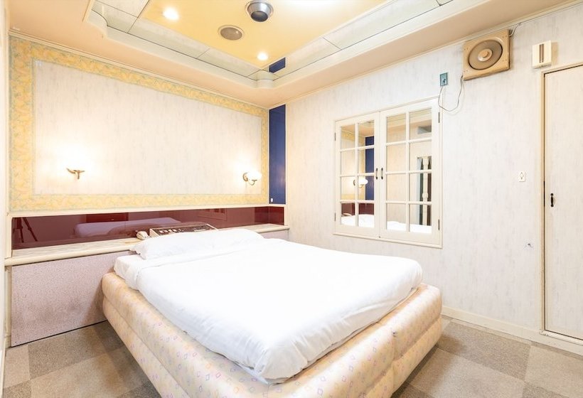 ホテル Oyo  Tatsuyoshi Osaka Sennan