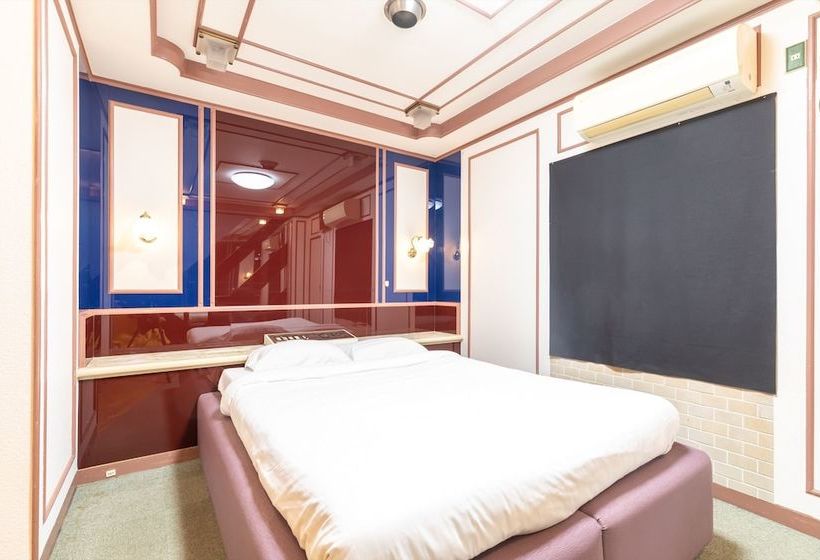 ホテル Oyo  Tatsuyoshi Osaka Sennan