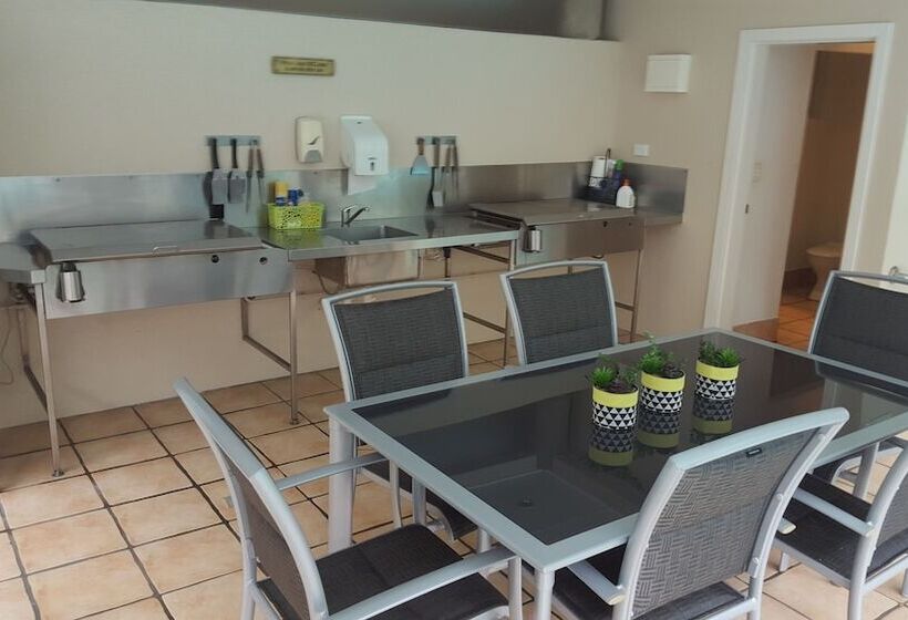 Cayman Villas Port Douglas