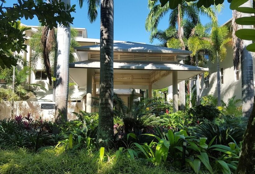 Cayman Villas Port Douglas