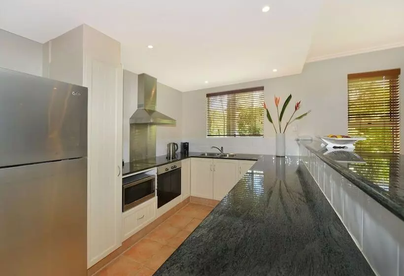 Cayman Villas Port Douglas