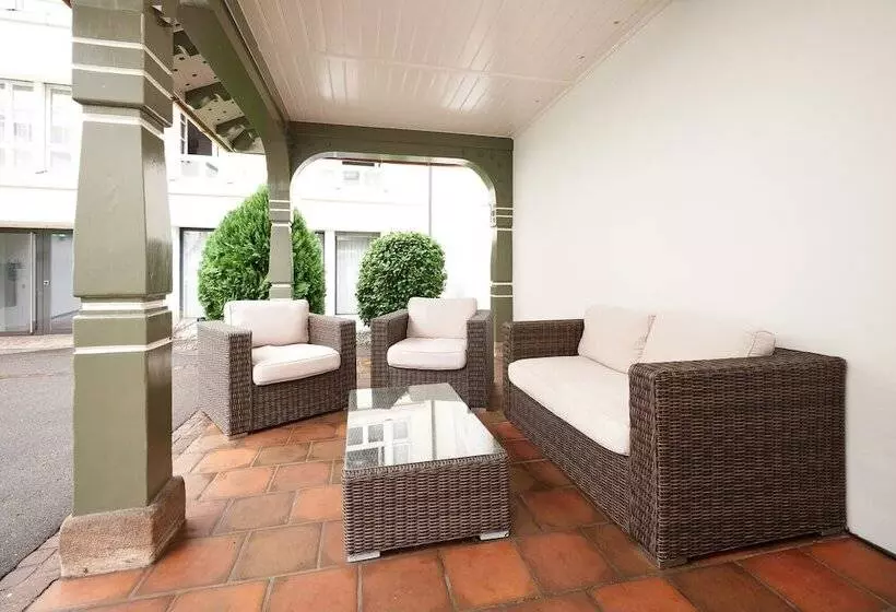 Central City Hotel Rochat