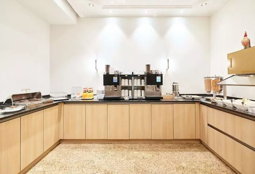 Central City Hotel Rochat