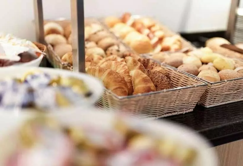 Central City Hotel Rochat