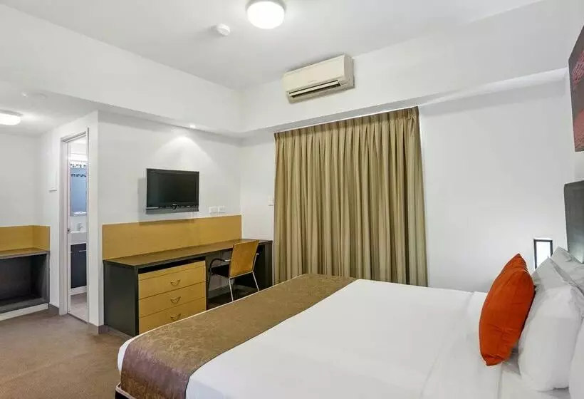 Отель Toowong Inn & Suites