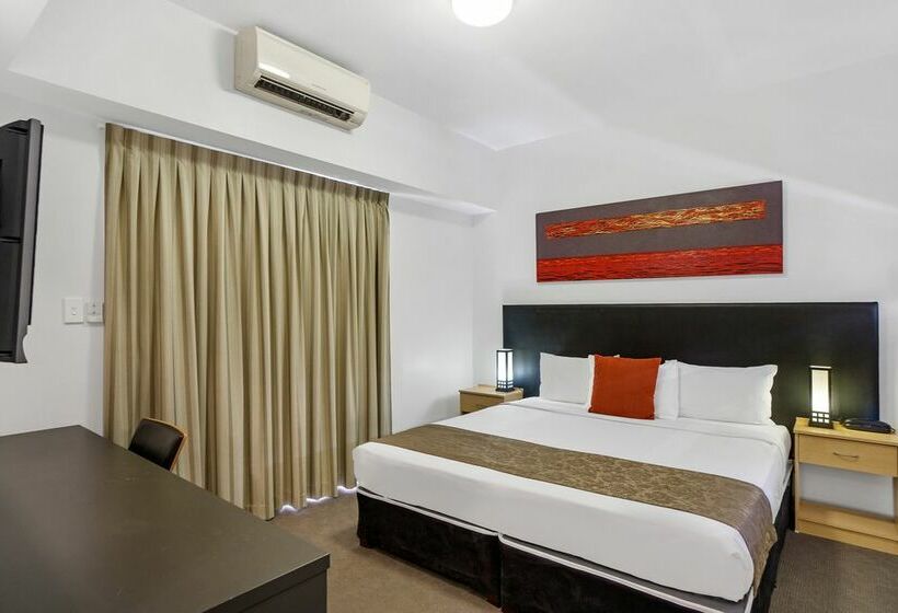 Отель Toowong Inn & Suites