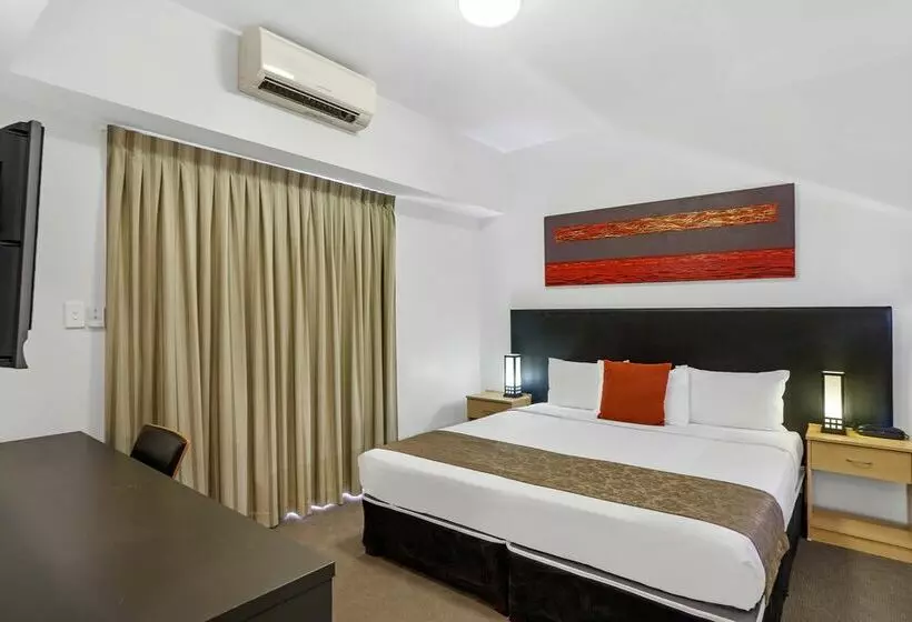 Отель Toowong Inn & Suites