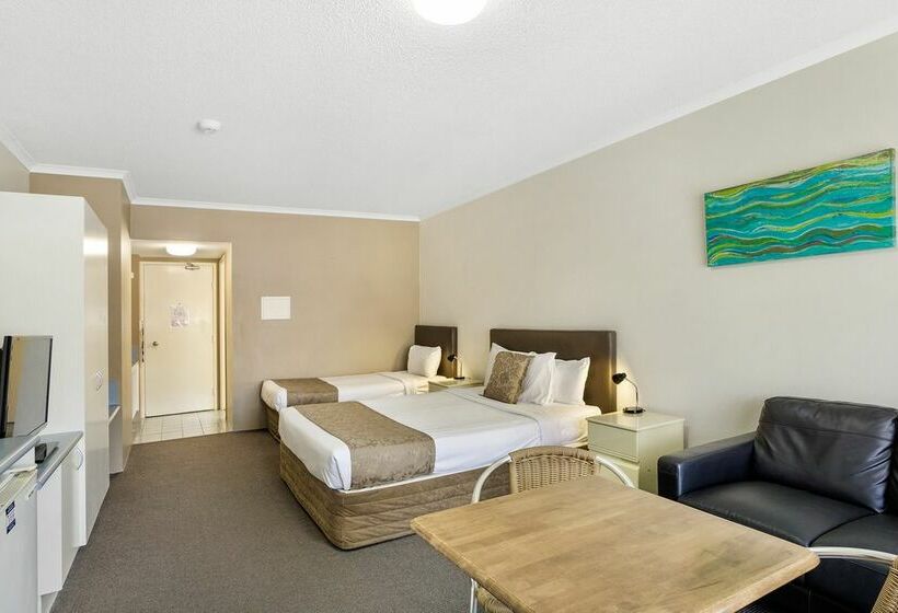 Отель Toowong Inn & Suites