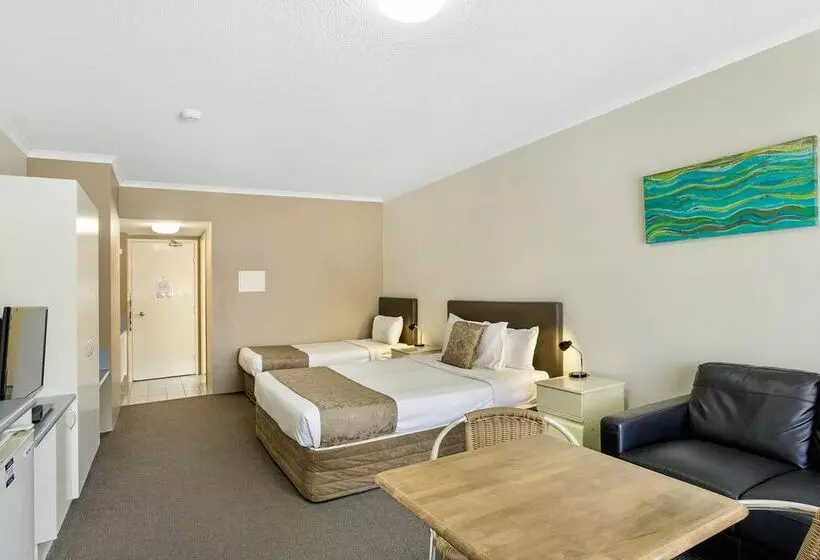 Отель Toowong Inn & Suites