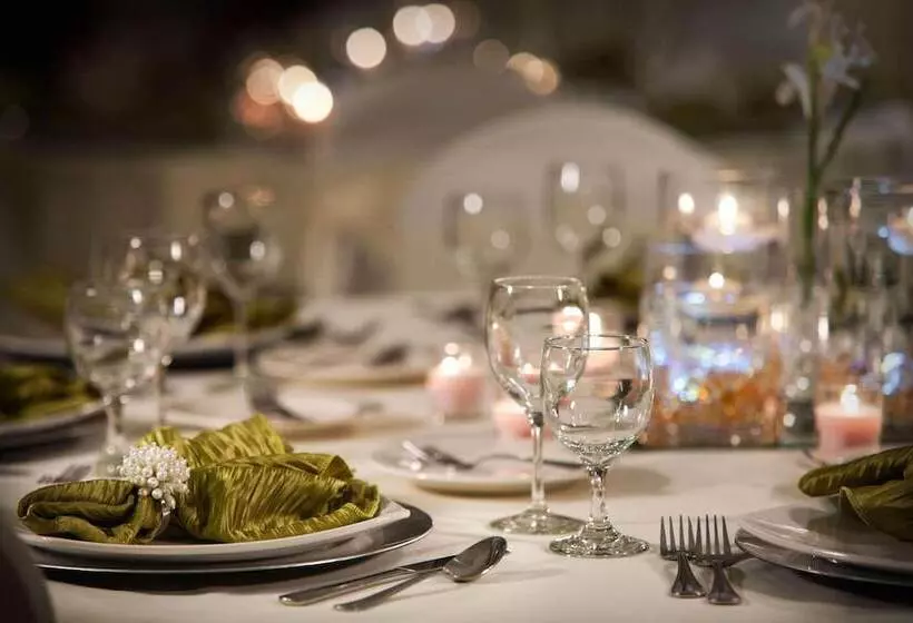 Отель Country Inn & Suites By Radisson, Milwaukee West Brookfield , Wi