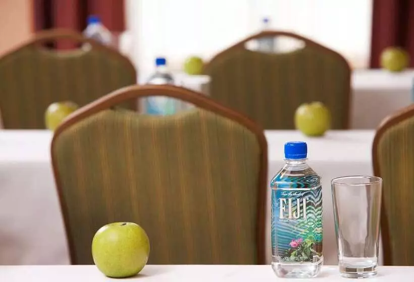 Отель Country Inn & Suites By Radisson, Milwaukee West Brookfield , Wi