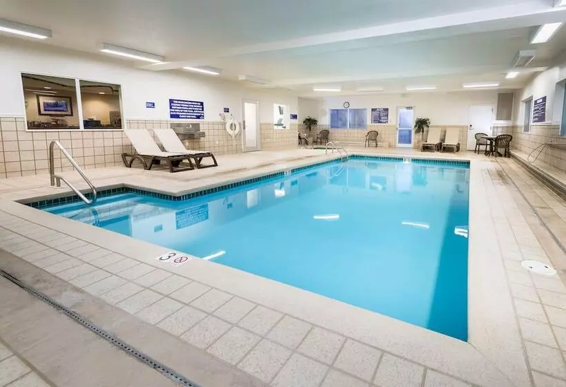 Crystal Inn Hotel & Suites   Great Falls