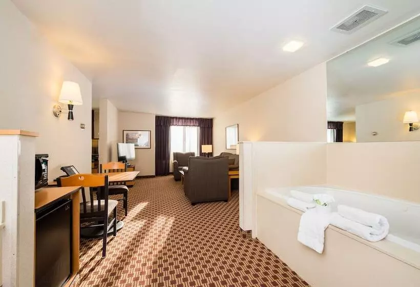 Crystal Inn Hotel & Suites   Great Falls