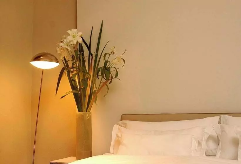 ホテル Esplendor By Wyndham Buenos Aires