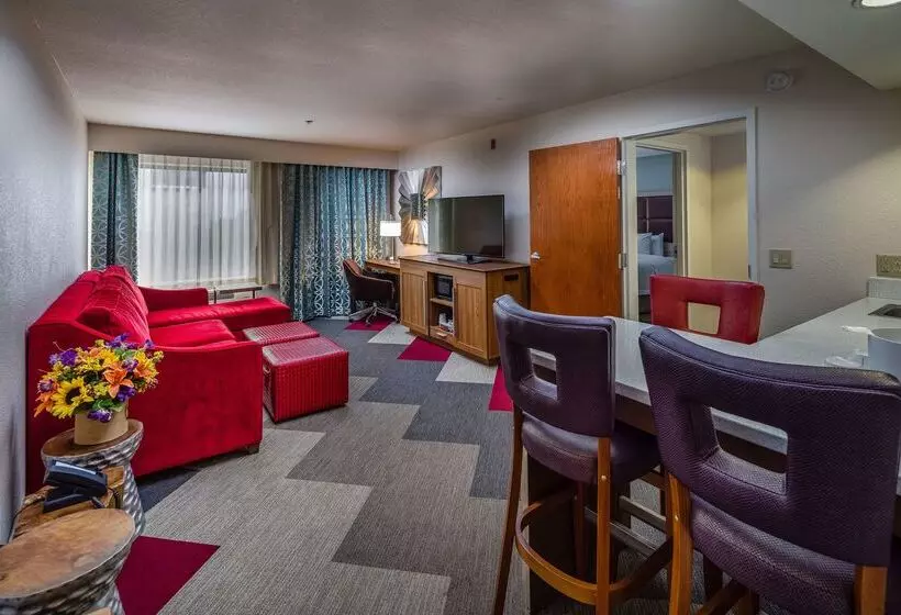 فندق Hampton Inn San Francisco Airport