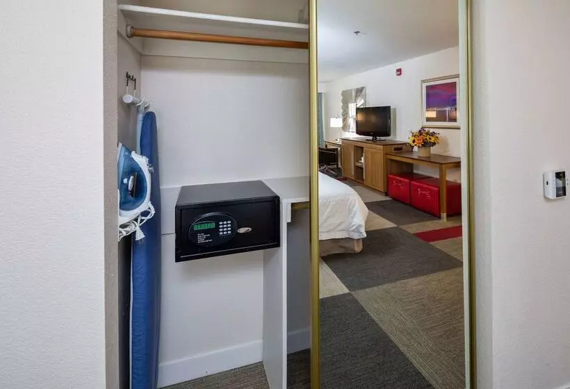 فندق Hampton Inn San Francisco Airport
