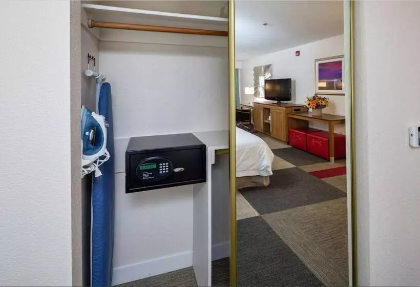 فندق Hampton Inn San Francisco Airport