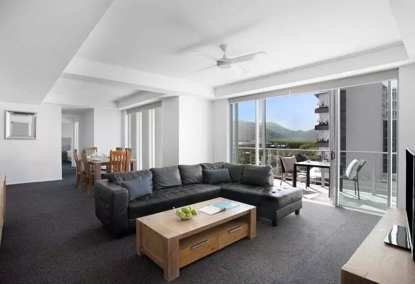 호텔 Mantra Trilogy