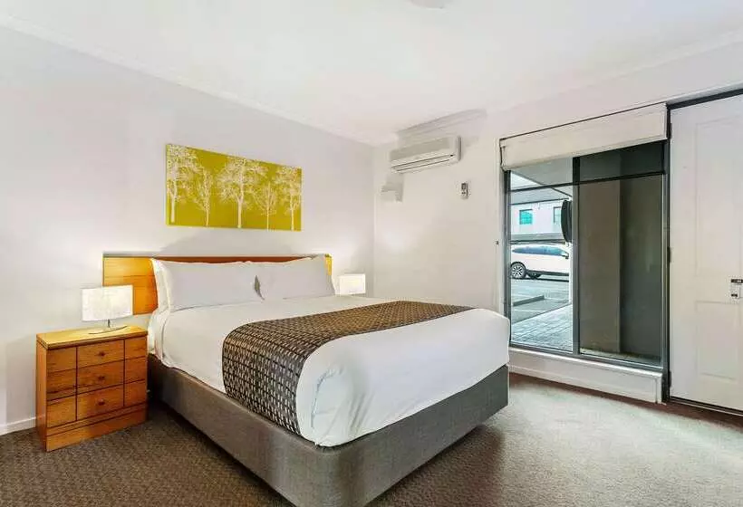 ホテル Quality Inn & Suites The Menzies