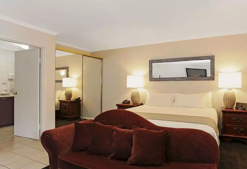 ホテル Quality Inn & Suites The Menzies