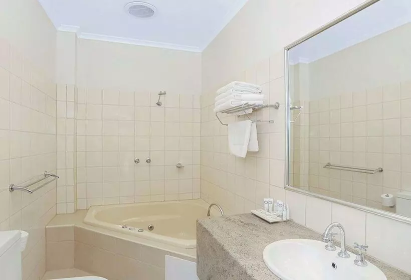 ホテル Quality Inn & Suites The Menzies