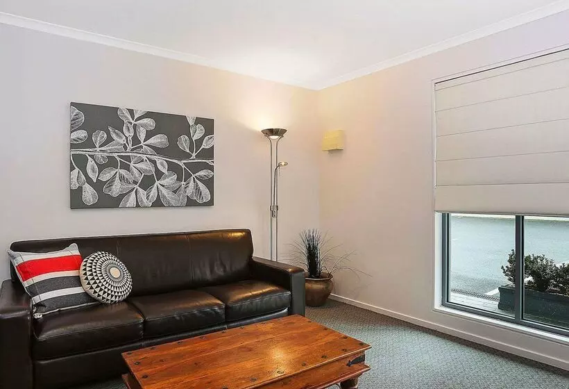 ホテル Quality Inn & Suites The Menzies