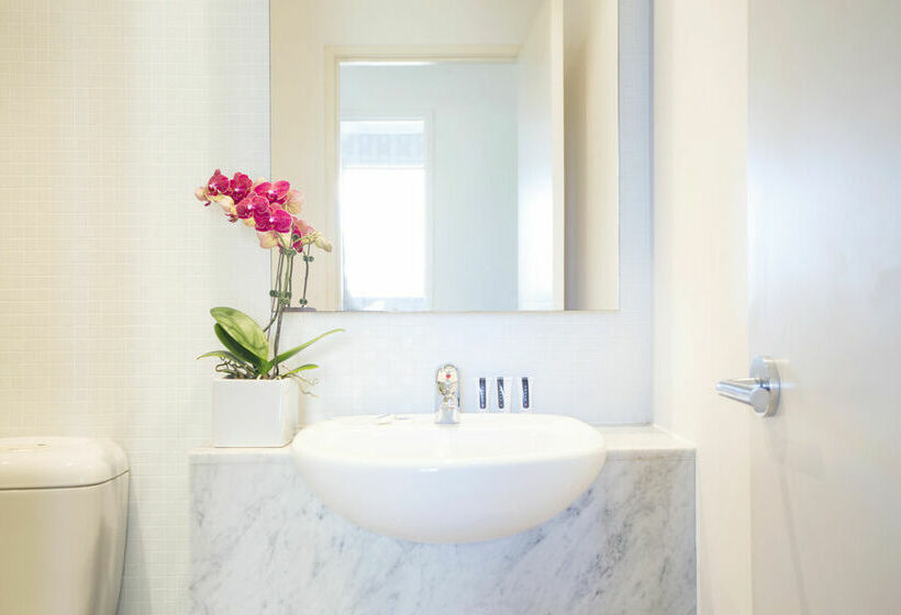 בית מלון כפרי Ultiqa Little Collins