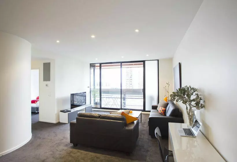 Отель Ultiqa Little Collins