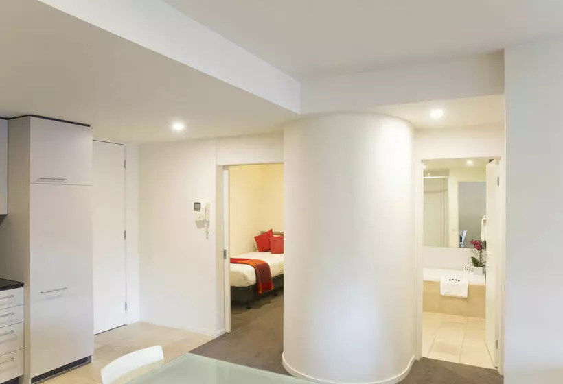 Отель Ultiqa Little Collins