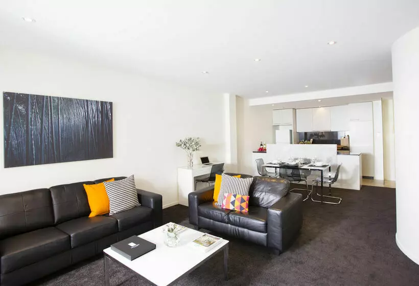 Отель Ultiqa Little Collins