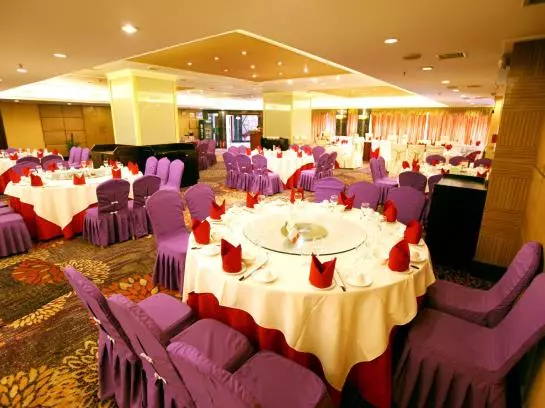 酒店 Ramada Plaza Guiyang