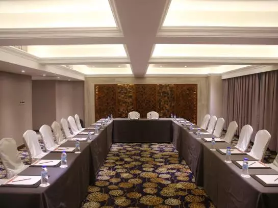 酒店 Ramada Plaza Guiyang