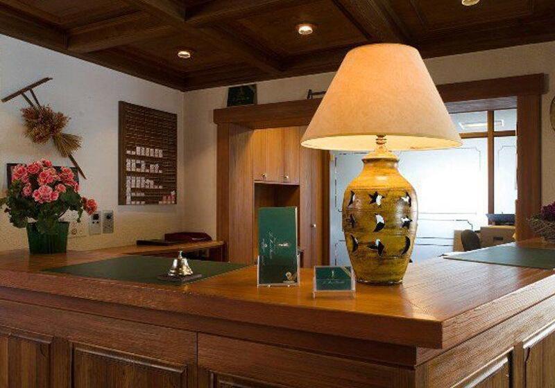 هتل Restaurant Le Mont Paisible, Cransmontana