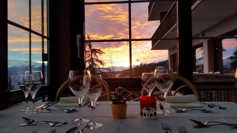 هتل Restaurant Le Mont Paisible, Cransmontana