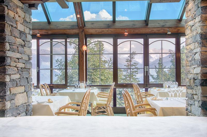 هتل Restaurant Le Mont Paisible, Cransmontana