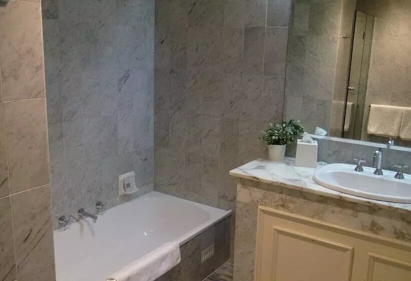 هتل Richmond On Rundle Mall