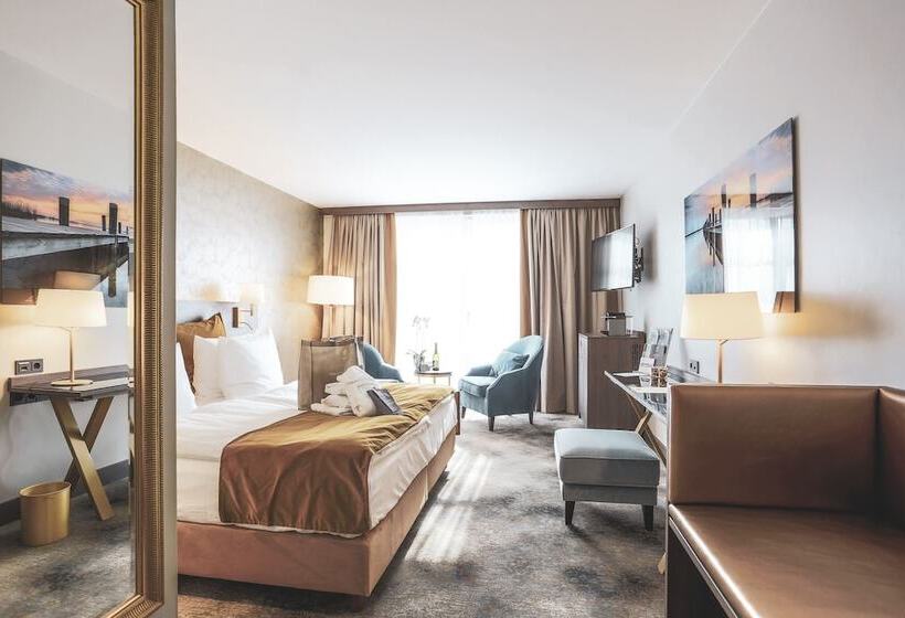 Otel Schloss Fleesensee