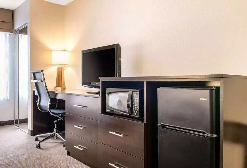 Отель Sleep Inn & Suites