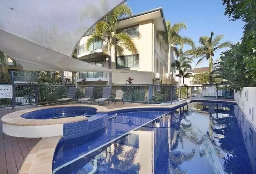 ホテル The Cove Yamba