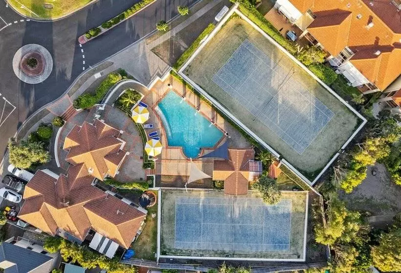 ホテル The Cove Yamba